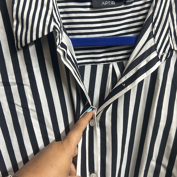 Black and white striped shirt - Picture 6 of 6